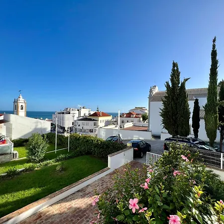 Cosy 1-br Central Apt In Old Town - Steps From The Sea & Amenities