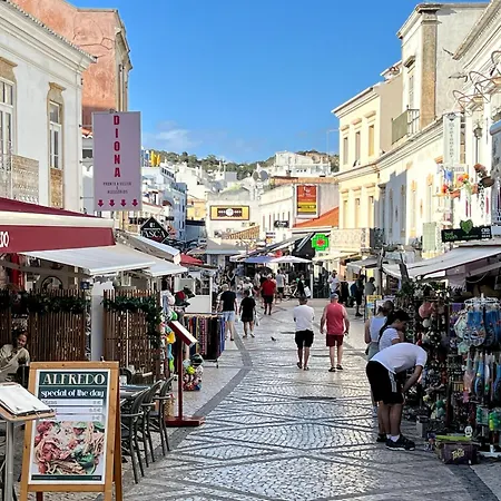Apartment Cosy 1-br Central Apt In Old Town - Steps From The Sea & Amenities