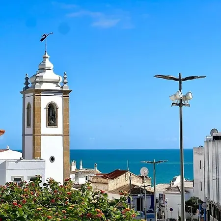 Cosy 1-br Central Apt In Old Town - Steps From The Sea & Amenities