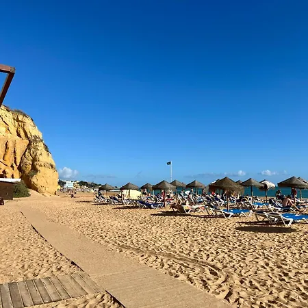 Cosy 1-br Central Apt In Old Town - Steps From The Sea & Amenities * Albufeira